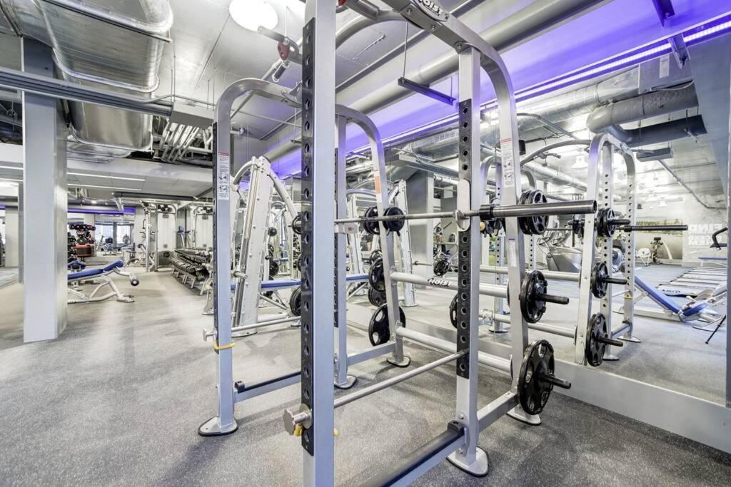 Awesome 1 Bedroom Apt + Den At Crystal City With Gym Arlington Luaran gambar