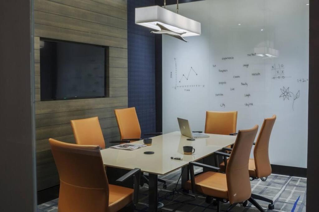 Awesome 1 Bedroom Apt + Den At Crystal City With Gym Arlington Luaran gambar